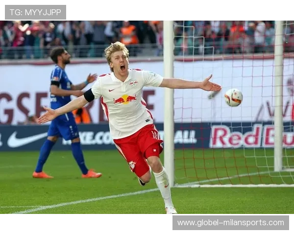 小西蒙斯抽射打入死角，莱比锡青春风暴炸裂