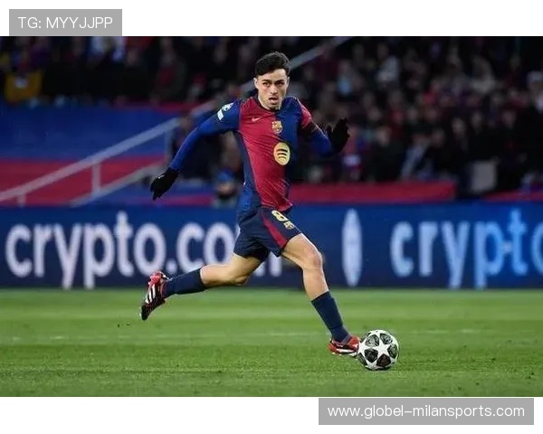 巴萨由佩德里送出穿透直塞，拉菲尼亚推射轻松得分