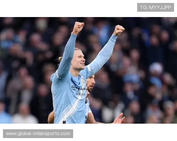 哈兰德禁区内抗住范德文扫射入网，为曼城客场追回一球