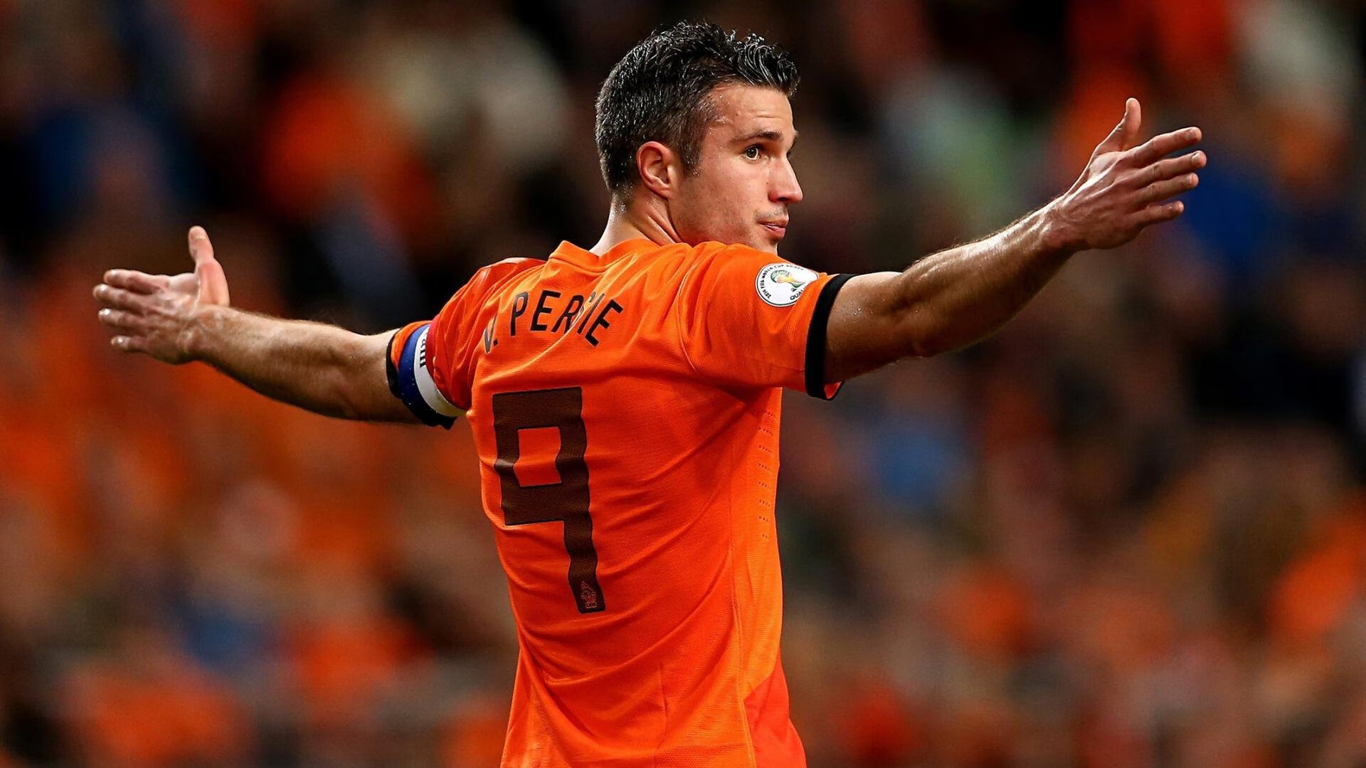 东亚杯中国足球战平 球迷表达冷静看法，东亚杯国足大名单