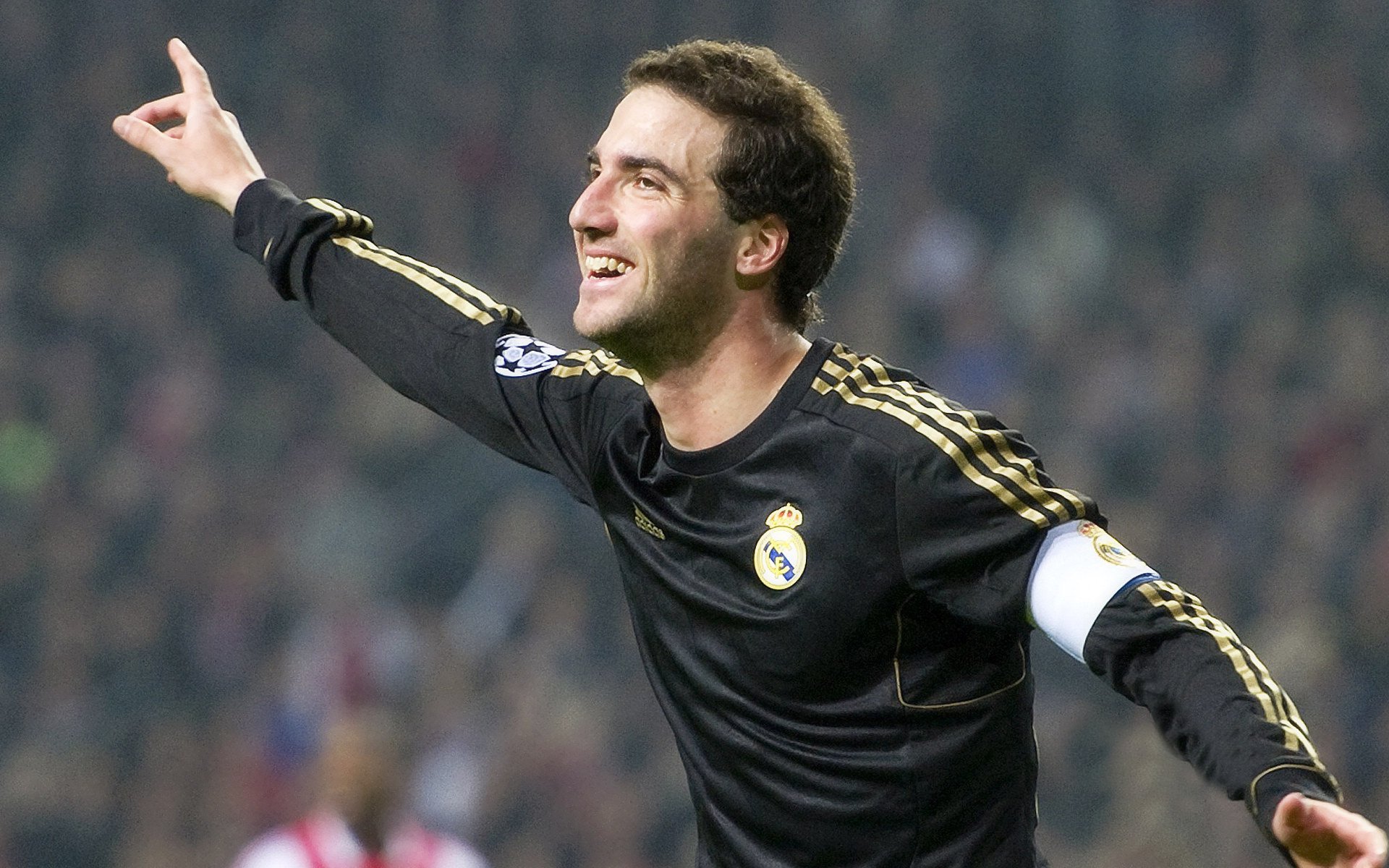 场上多次组织高质量配合前场冲击力明显加强创造多次破门良机